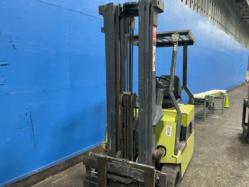 CLARK EQUIPMENT 2350 LBS ELECTRIC FORKLIFT  -  TM12