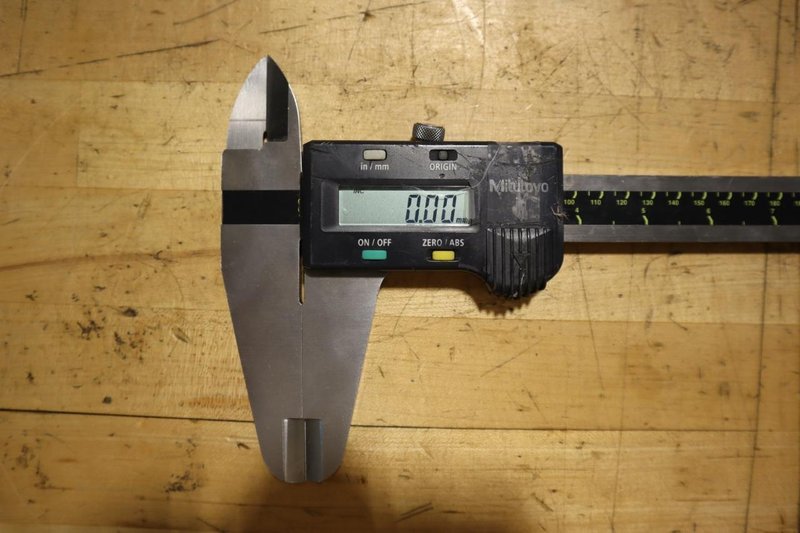 Mitutoyo Absolute Digimatic Verneer Caliper, 24"- Auction Item