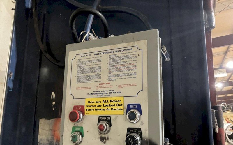 60" CRAM-A-LOT VERTICAL HYDRAULIC BALER: YOBRO #24584