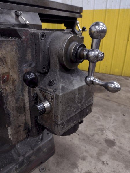 SEIKI XL VARIABLE SPEED VERTICAL KNEE MILL: YOBRO #23840