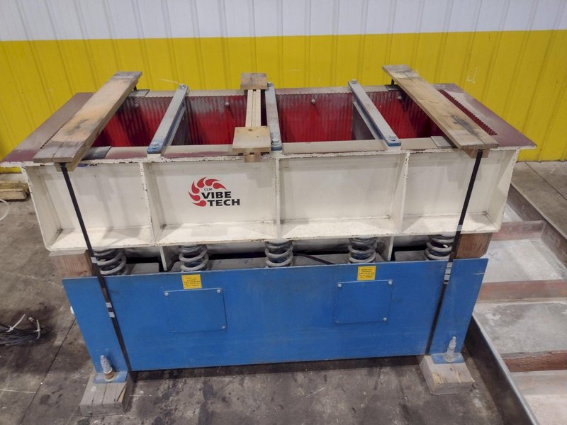 17 CUBIC FOOT VIBE TECH MODEL #VTHT-2472 TUB STYLE VIBRATORY FINISHER : YOBRO #25354