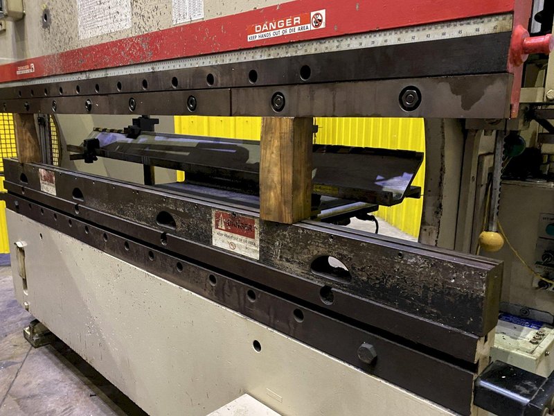 90 TON X 8' CINCINNATI MODEL #90CBx6 HYDRAULIC CNC PRESS BRAKE: STOCK #17093