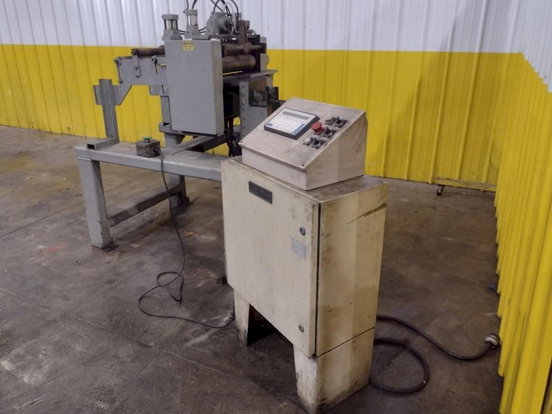 24"' PRESS ROOM EQUIPMENT SERVO FEEDER: YOBRO #24884