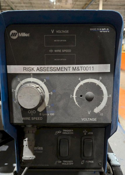 MILLER DELTAWELD 302 / 70 SERIES MIG WELDER WITH WIRE FEEDER USED