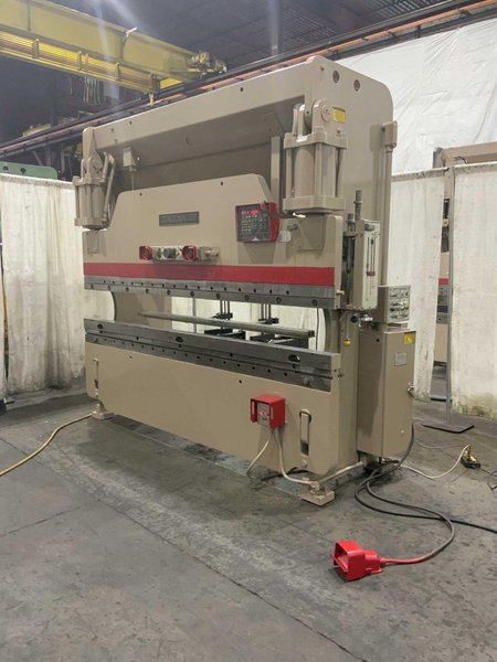135-TON X 10' CINCINNATI HYDRAULIC PRESS BRAKE STROKE: STOCK #80580