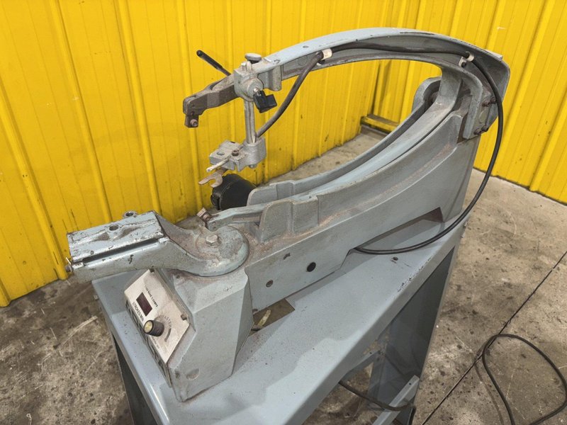 18" DELTA MODEL #40-604 SCROLL SAW: STOCK 23375