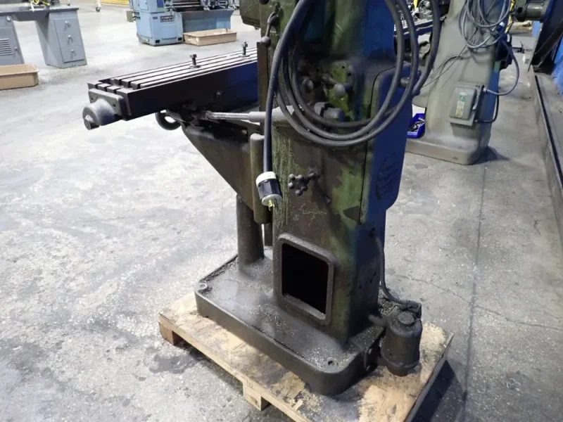 CLEVELAND 32" X 8" VERTICAL MILL
