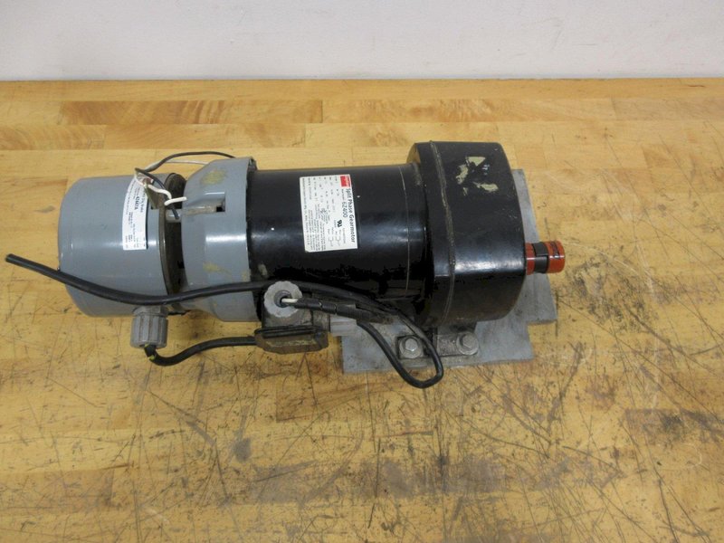 DAYTON AC Gearmotor Model 6Z400: Parallel, Single Output Shaft, Split-Phase, TEFC, 8.5 RPM, 974 in-lb Max Torque with Dayton 4Z447A Magnetic Disc Brake- Auction Item
