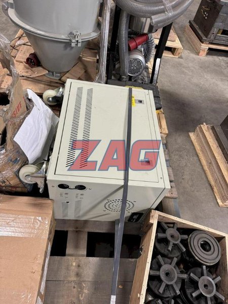 Chen Hsong Speed 258 Used Injection Molding Machine, 260 ton, Yr. 2019, 10 oz.