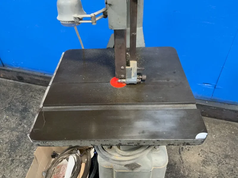 YATES 16”X8” VERTICAL BAND SAW