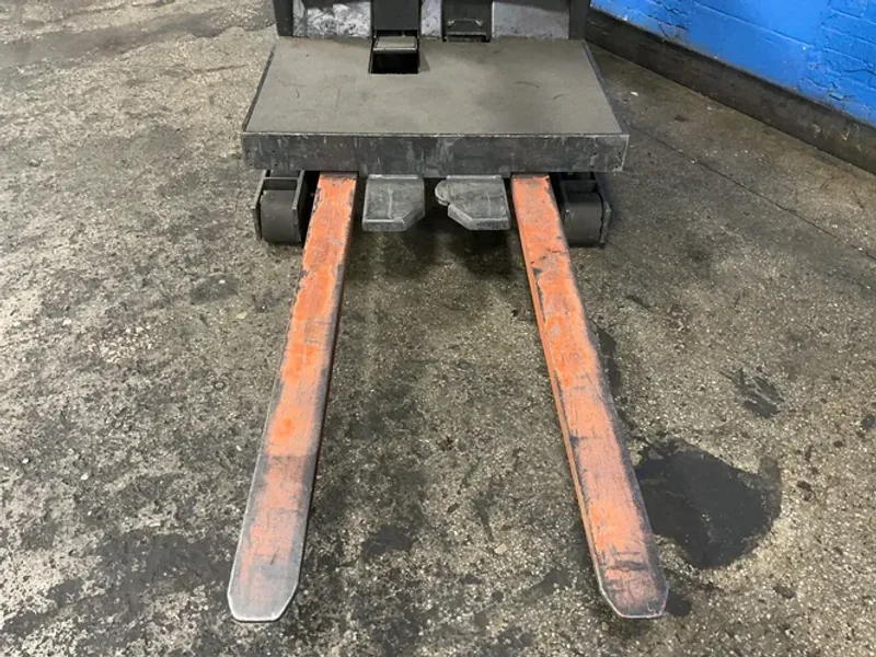 TOYOTA 3000 LBS ELECTRIC ORDER PICKER  -  6BPU15