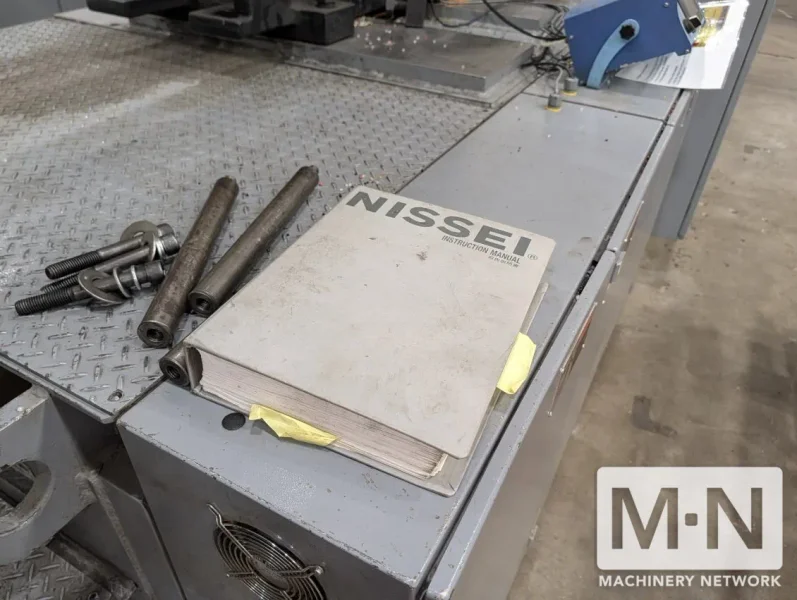 720 TON 168 OZ NISSEI MODEL FVX660III-400L HYBRID INJECTION MOLDING MACHINE MFG 2015