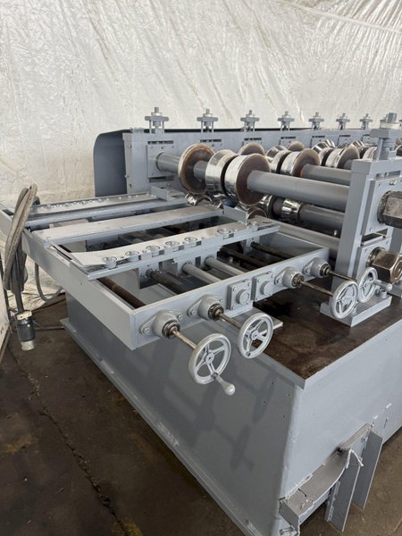 15 STAND X 3&quot; X 42&quot; RS PEARSON ROLLFORMER TOOLED FOR 16&quot; SHADOW PANEL: STOCK #16969