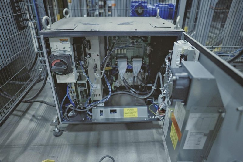 Yaskawa Motoman GP25-12 Robots (5) – YRC1000 Controllers, Mech-Mind 3D Vision, Bin Picking, Integrated Safety Cells, 2022