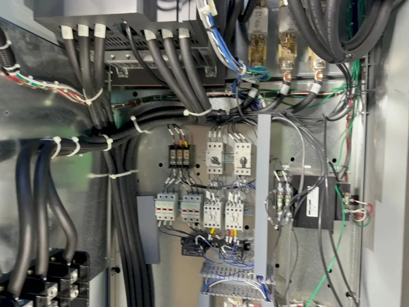 SIEMENS 200 HP VARIABLE SPEED DRIVE  -  SINAMICS G120E