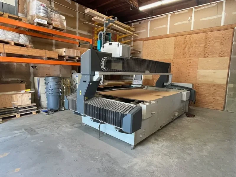 2018 FLOW Mach 300 3015 | Waterjet Cutters