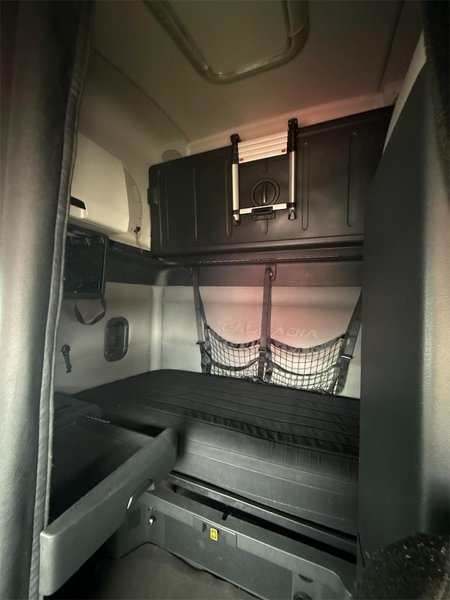 2019 Freightliner Cascadia 126 3AKJHHDR9KSKE4230