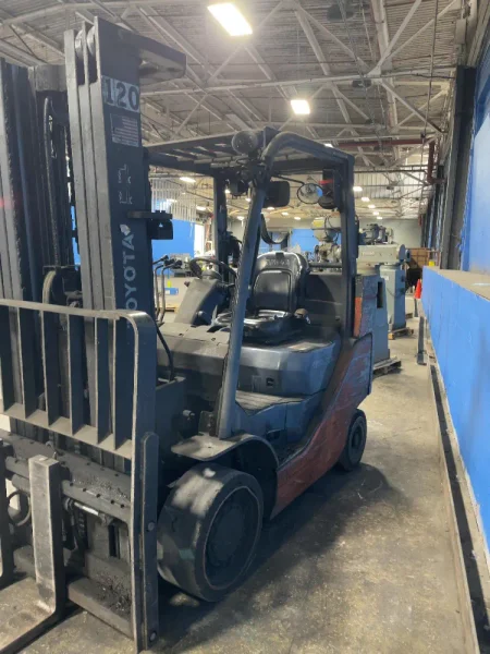TOYOTA 7000 LBS PROPANE FORKLIFT  -  8FGC35U-BCS
