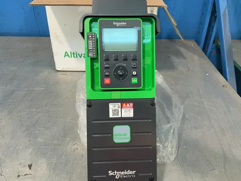 SCHNEIDER  ELECTRIC GRAPHIC DISPLAY TERMINAL ALTIVAR 930   -  ATV93OU22N4