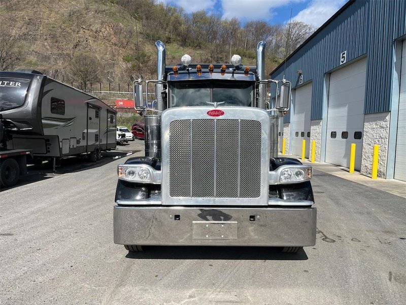 2023 Peterbilt 389 1XPXD49X5PD858396