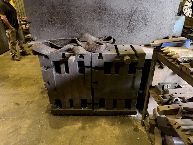 24" WIDE X 128" LONG X 36" TALL T-SLOTTED BOX TYPE HEAVY DUTY RISER SET(3X TOTAL). STOCK #0548726