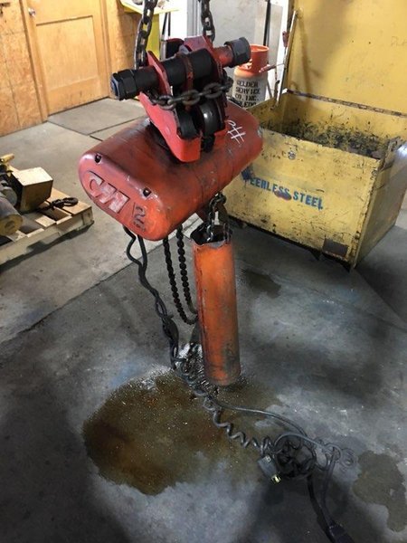 2 TON CM LODESTAR ELECTRIC CHAIN HOIST