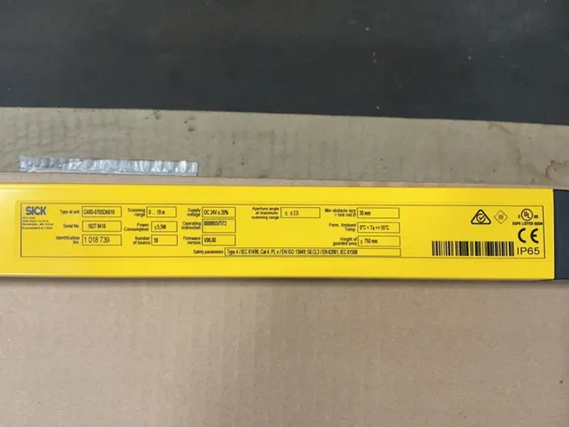 SICK 19 M SCANNING RANGE SAFETY LIGHT CURTAIN SENDER  -  C40S-0703DA010