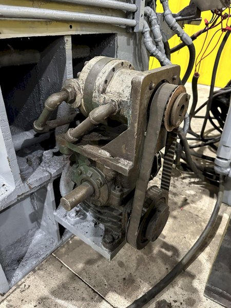 400 TON X 30' DRILCO TRAVELING HEAD HYDRAULIC STRAIGHTENING PRESS: STOCK #24953