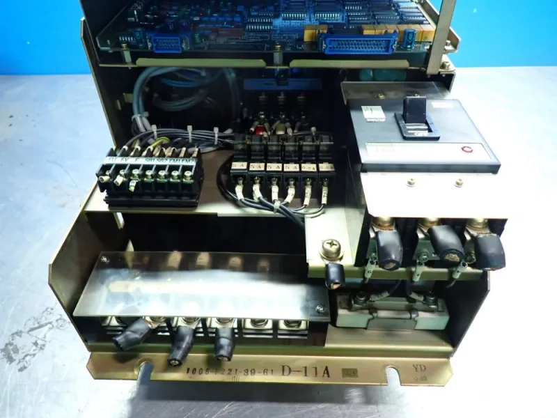 OKUMA VAC-DRIVE UNIT TYPE-A SPINDLE AMPLIFER UNIT  -  VAC-D8-A