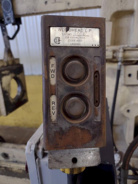 300 TON X 10' NILES HORIZONTAL HYDRAULIC WHEEL PRESS: STOCK #18539