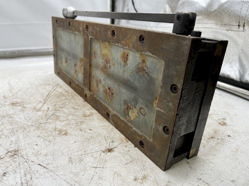 18&quot; x 6&quot; WALKER HAGOU BV MODEL 20 NR. 1085 MAGNETIC GRINDING CHUCK: STOCK #16298