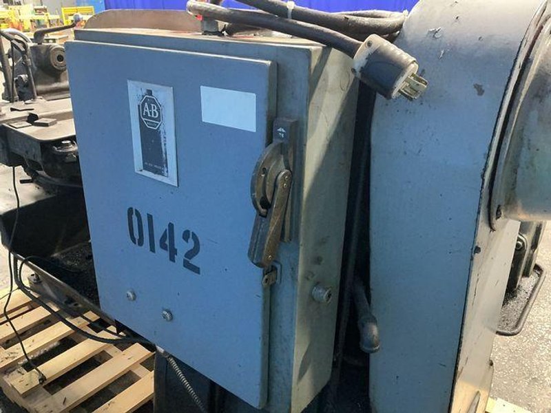 THE MONARCH MACHINE TOOL CO. 16.5”X30” LATHE  -  14”C