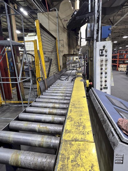 60 TON BLISS MODEL #C2-60 GAP FRAME STAMPING PRESS 8" STROKE: YOBRO #24932