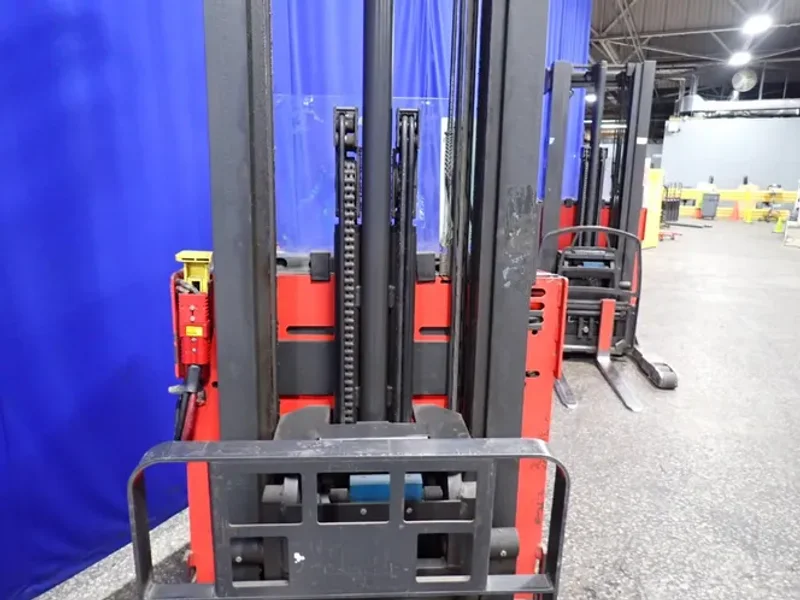 Raymond 3000 Lbs Electric Stand Up Fork Lift - Easi R30tt