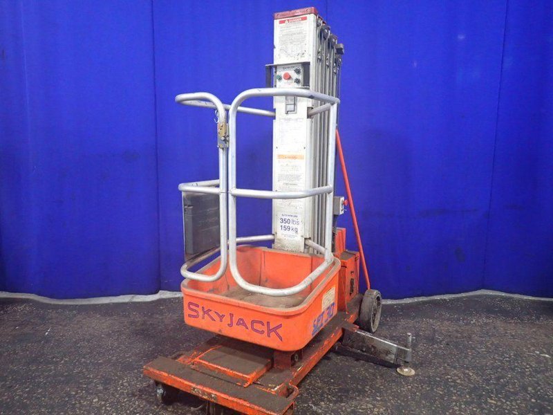 SKYJACK 350 LBS MANLIFT  -  I30