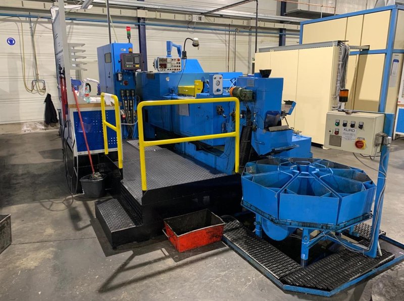 Hilgeland Model CF2 Two Die Three Blow Cold Header