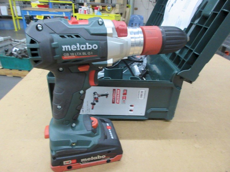 Metabo 18V Cordless Drill with Quick Chuck Attachments, Extra Battery and Charger in Plastic Carry Case- Auction Item