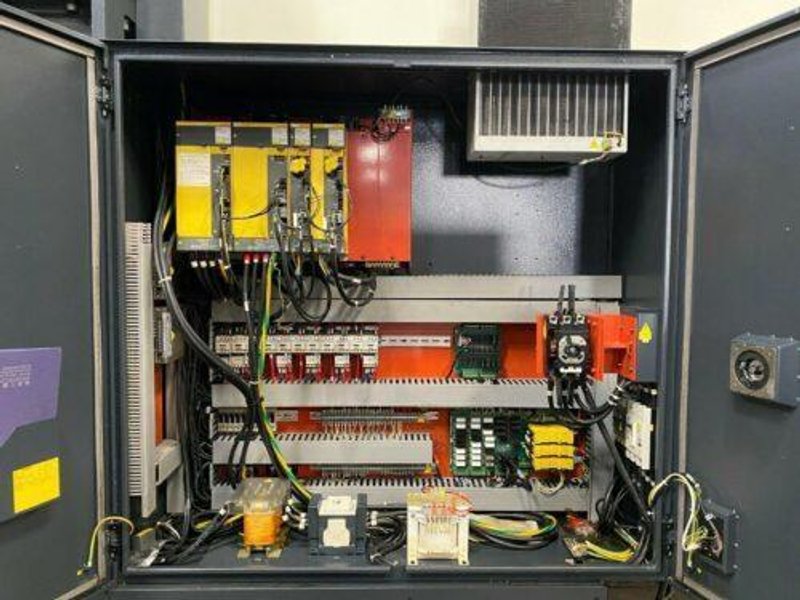 Mighty Viper Pro-3210 CNC Vertical Bridge Mill