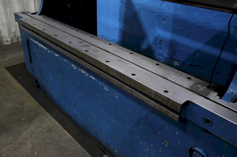 135 TON X 8' CINCINNATI MDL 135FMII HYDRAULIC PRESS BRAKE: STOCK #75067