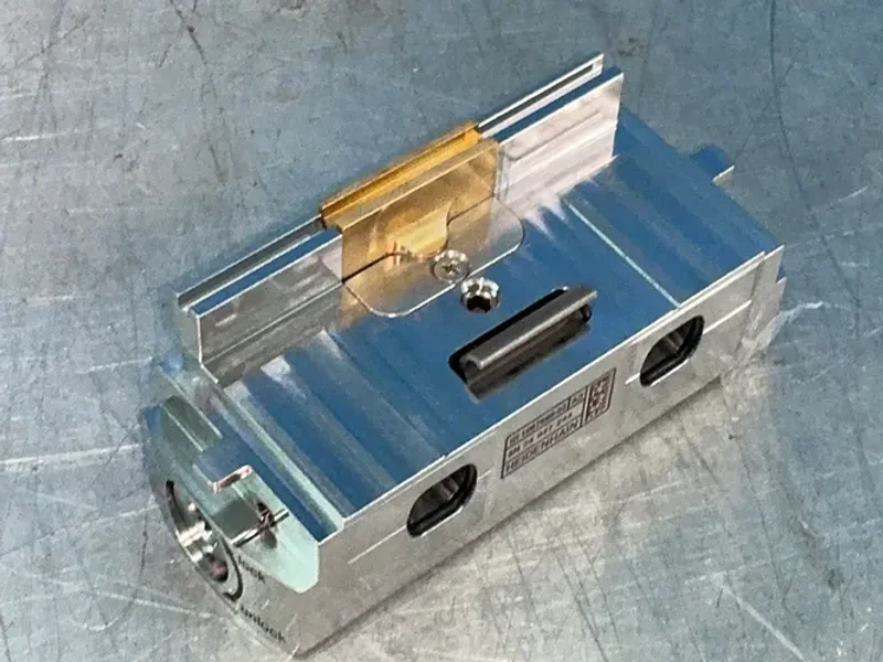 HEIDENHAIN LINEAR ENCODER  -  1067589-02