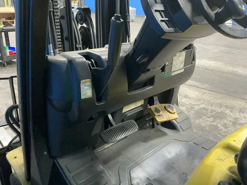 YALE 4550 LBS PROPANE FORKLIFT  -  GLC050VXNVSE085