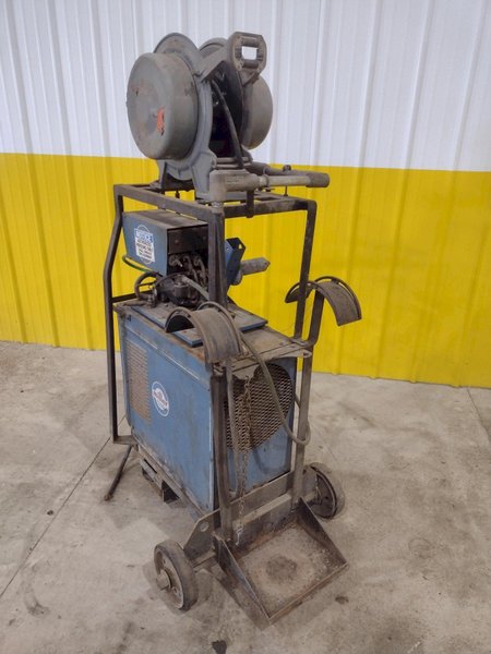 200 AMP MILLER MODEL #CP-200 WELDER WITH WIRE FEED: STOCK #20766