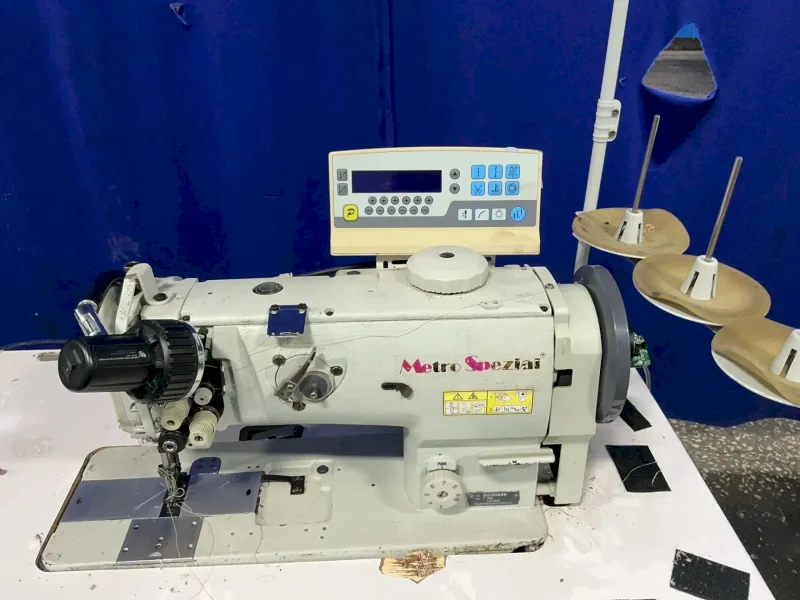 TYPICAL SEWING MACHINE WANPING MACHINERY CO. 10" SEWING MACHINE   -  GC20666