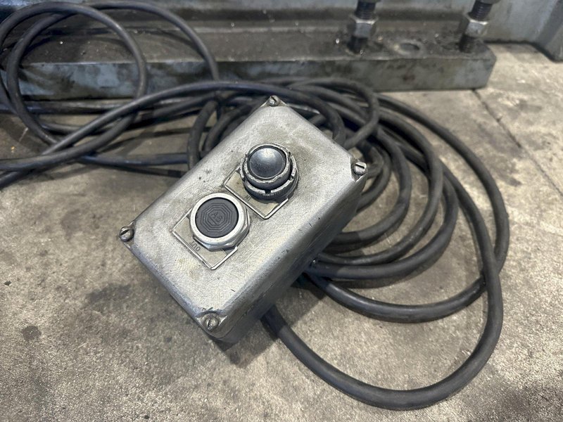 50&quot; X 60&quot; CINCINNATI BICKFORD CROSS SLIDING ROTARTY T-SLOT  MOTORIZED MILL TABLE: STOCK #22529