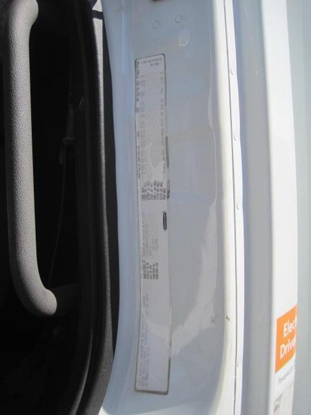 2015 Freightliner Cascadia Day Cab LNG – Cummins ISX12 G 400 HP, 10 Speed, Natural Gas Tractor