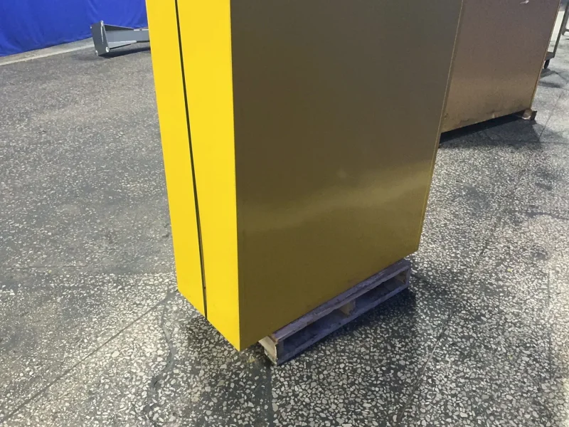 4 SHELVES SAFETY STORAGE CABINET