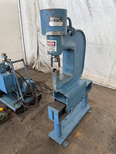 70-TON WHITNEY C FRAME HYDRAULIC WEB PUNCH. STOCK # 0666025