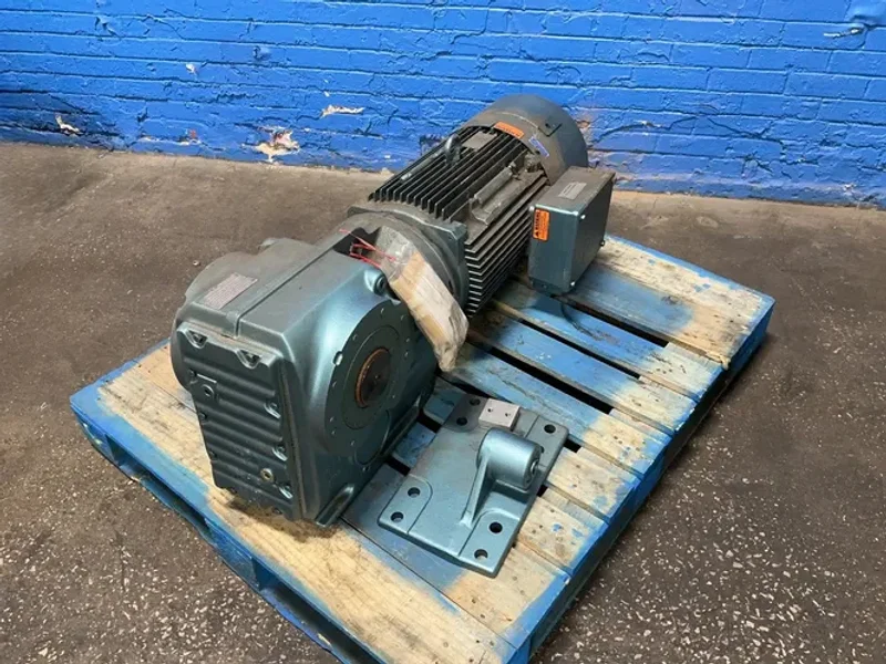 SEW-EURODRIVE 25 HP GEAR DRIVE