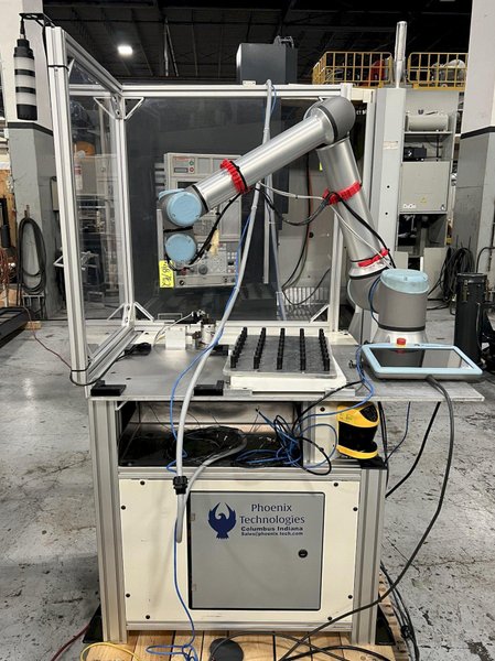 Universal Robots UR10e Cobot With Parts loading base/station. New-2021