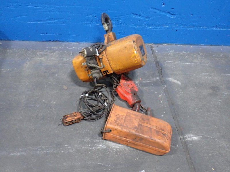 HITACHI LTD 3 TONS ELECTRIC CHAIN HOIST  -  3BS